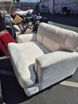 FREE! WHITE KING CHAIR
