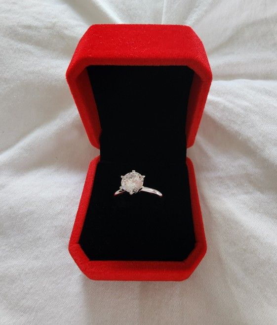 Breathtaking, High-Quality 1ct Moissanite Diamond S925 Engagement Ring Size 10