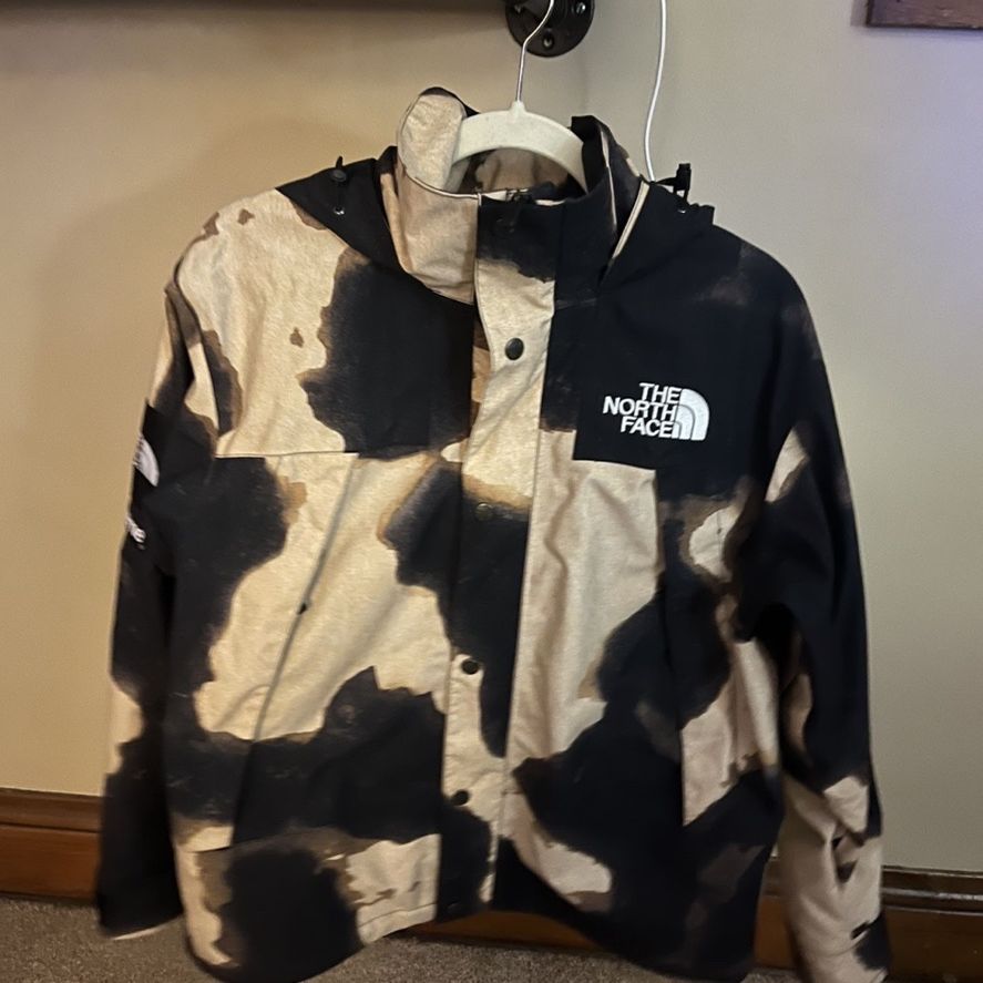 Supreme/The North Face Bleached Denim Print Mountain Jacket for