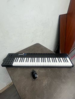 Alesis VI61 Key USB MIDI Keyboard Controller W Power Cord