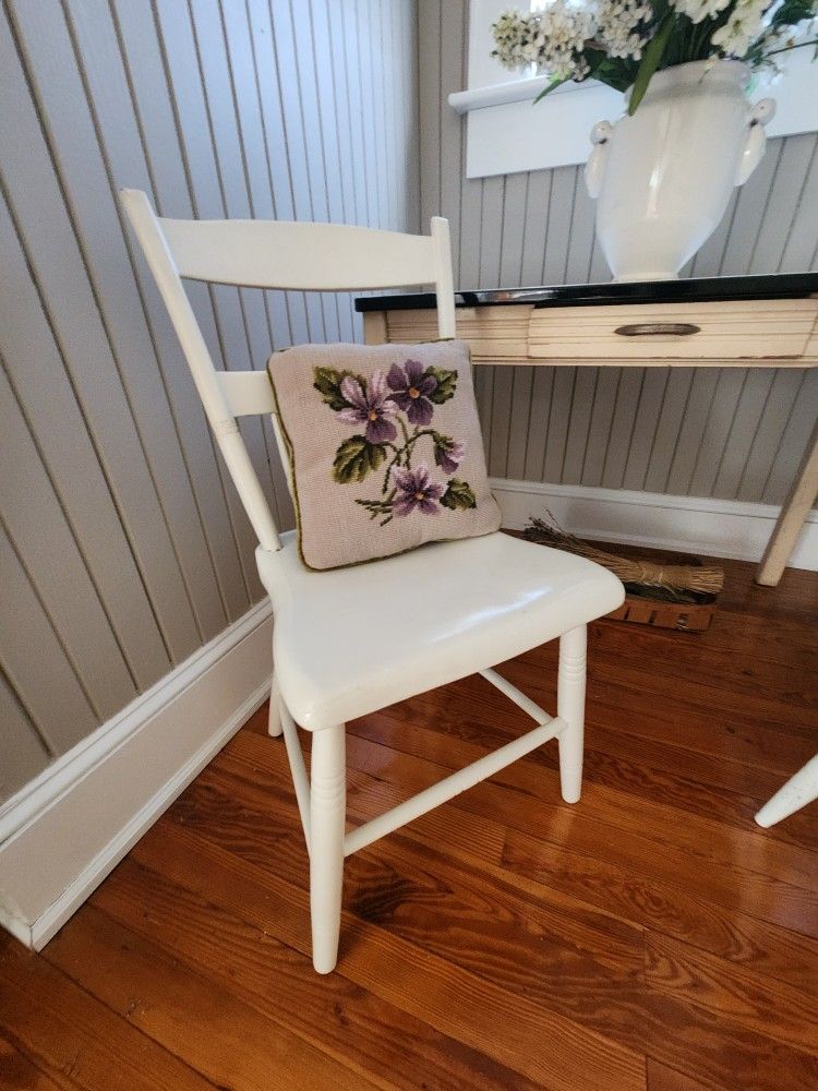 Charming Antique Farmhouse Chair 