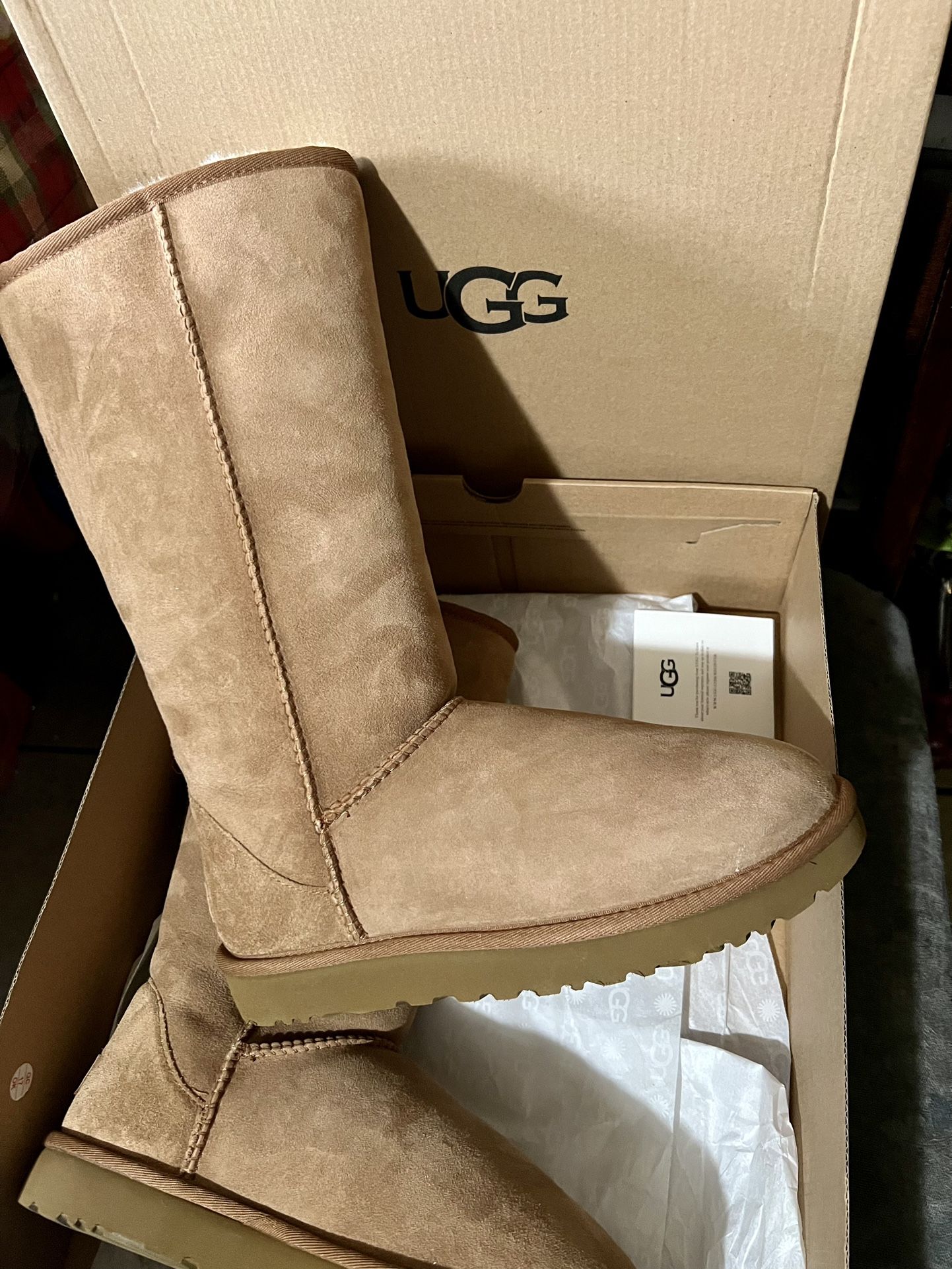 Ugg New Woman’s Classic Tall Size 7 And 10 Chestnut Authentic 100%