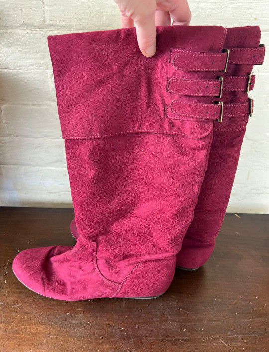 Women's Size 9 Cranberry Suede Boots