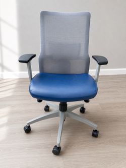 Ergonomic Mesh Office Chair - SitOnIt