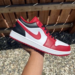 Jordan 1 Low Bulls (Size 8, 9.5)
