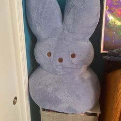 giant plush peep 