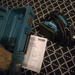 Makita 1/4 Sheet Sander