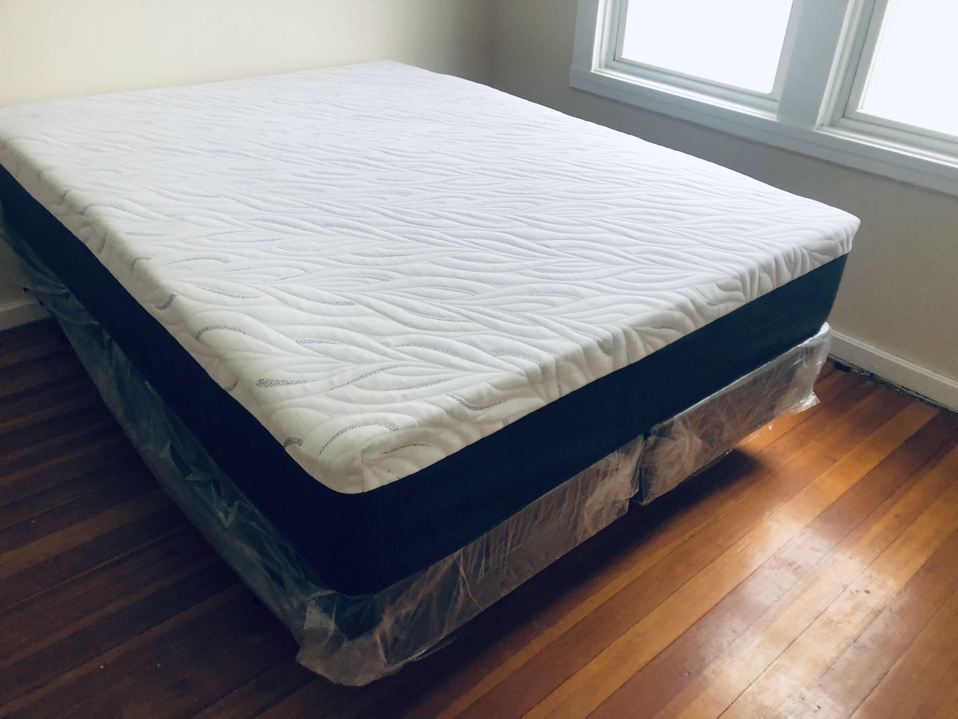 King size Memory Foam gel  12”thick Comfortable+Quality with box spring Brand We   Finance We deliver all cities 