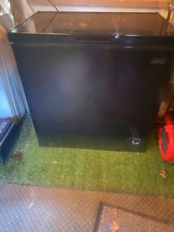 Us d working chest freezer