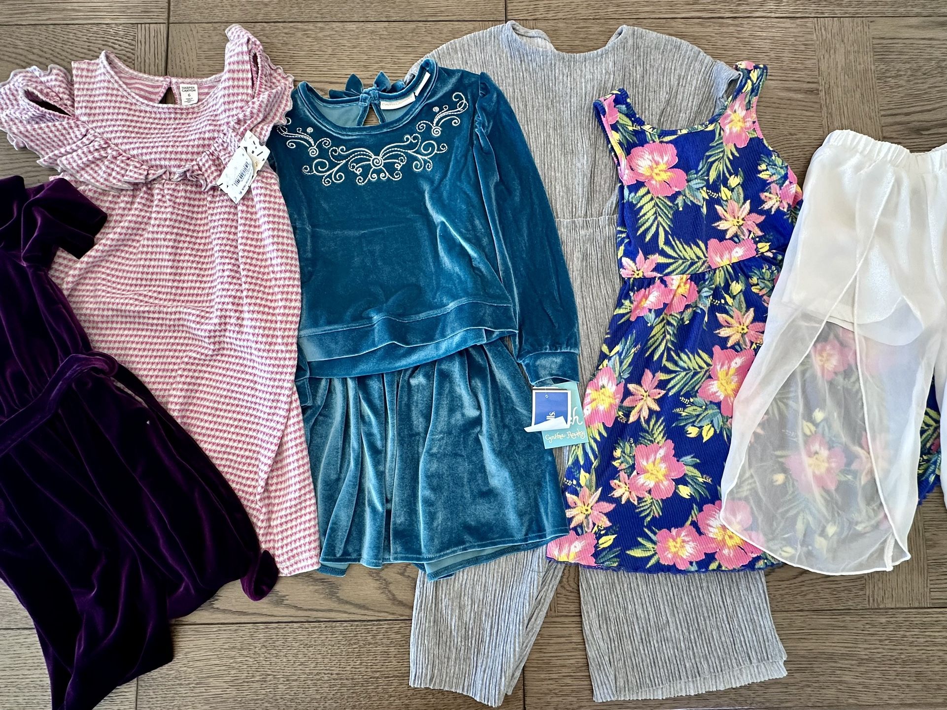 Girls Clothes 