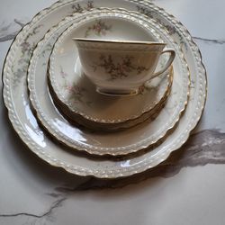 Fine China 20 Pieces,  4 Place Setting 