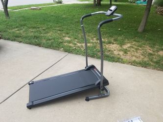 New Weslo CardioStride 4.0 Manual Walking Folding Treadmill original price 105 for Sale in Kansas City MO OfferUp