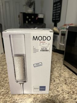Modo Sparkling Wine Glasses 