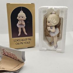 Precious Moments Balerina Lord Keep Me On My Toes Miniature Ornament 1986 Figure 
Excellent Pre-owned condition,  no flaws, mint condition as it was