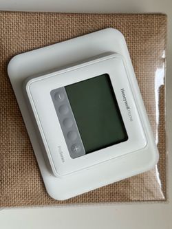 Honeywell Home Pro Series Programmable Thermostat – Excellent Condition