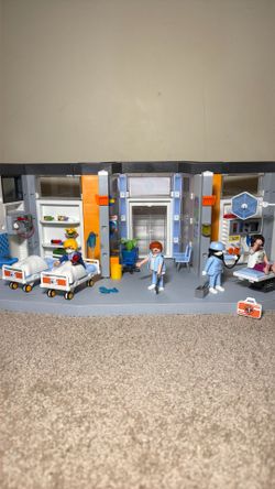 Playmobil hospital set /w all original accessories