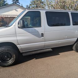 2010 Ford E-350