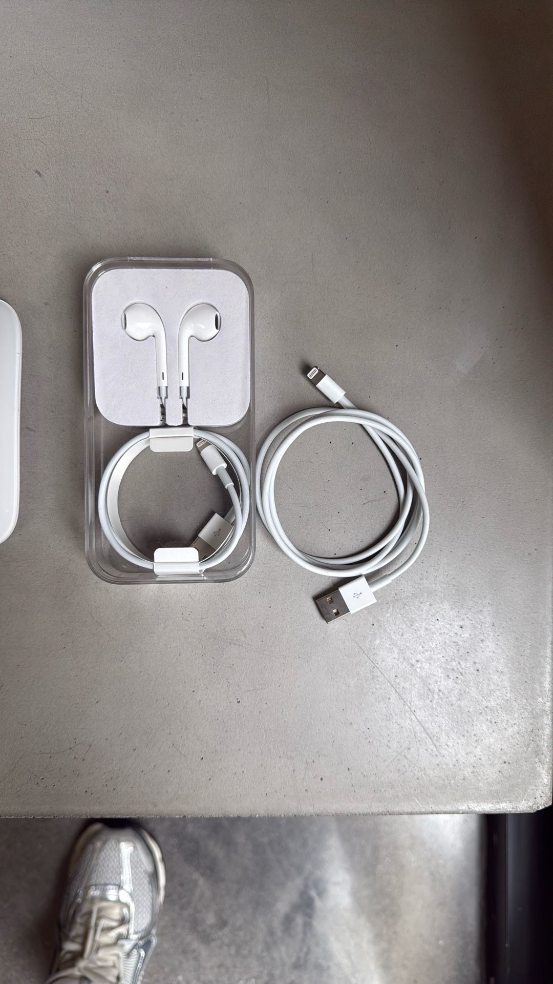 Almost New Apple Items For Sale