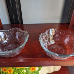 2 Anchor Hocking Savannah Clear Glass Large Salad Serving Bowl Floral Design Vintage Table setting