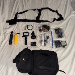GoPro HERO7 Black in good condition with normal use. Backpack included.
