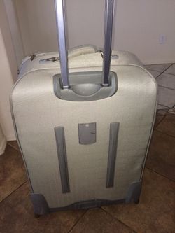 KENETH Cole Grey Suitcase