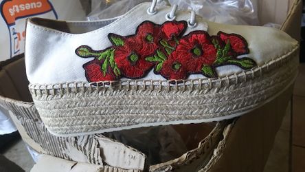 Flower shoes