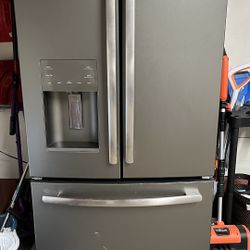 GE Refrigerator 