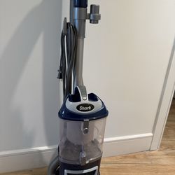 Vacuum- Shark Navigator Deluxe