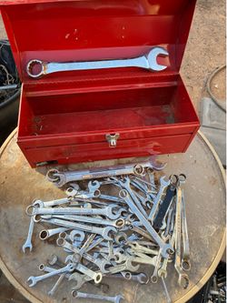 Tool box / wrenches