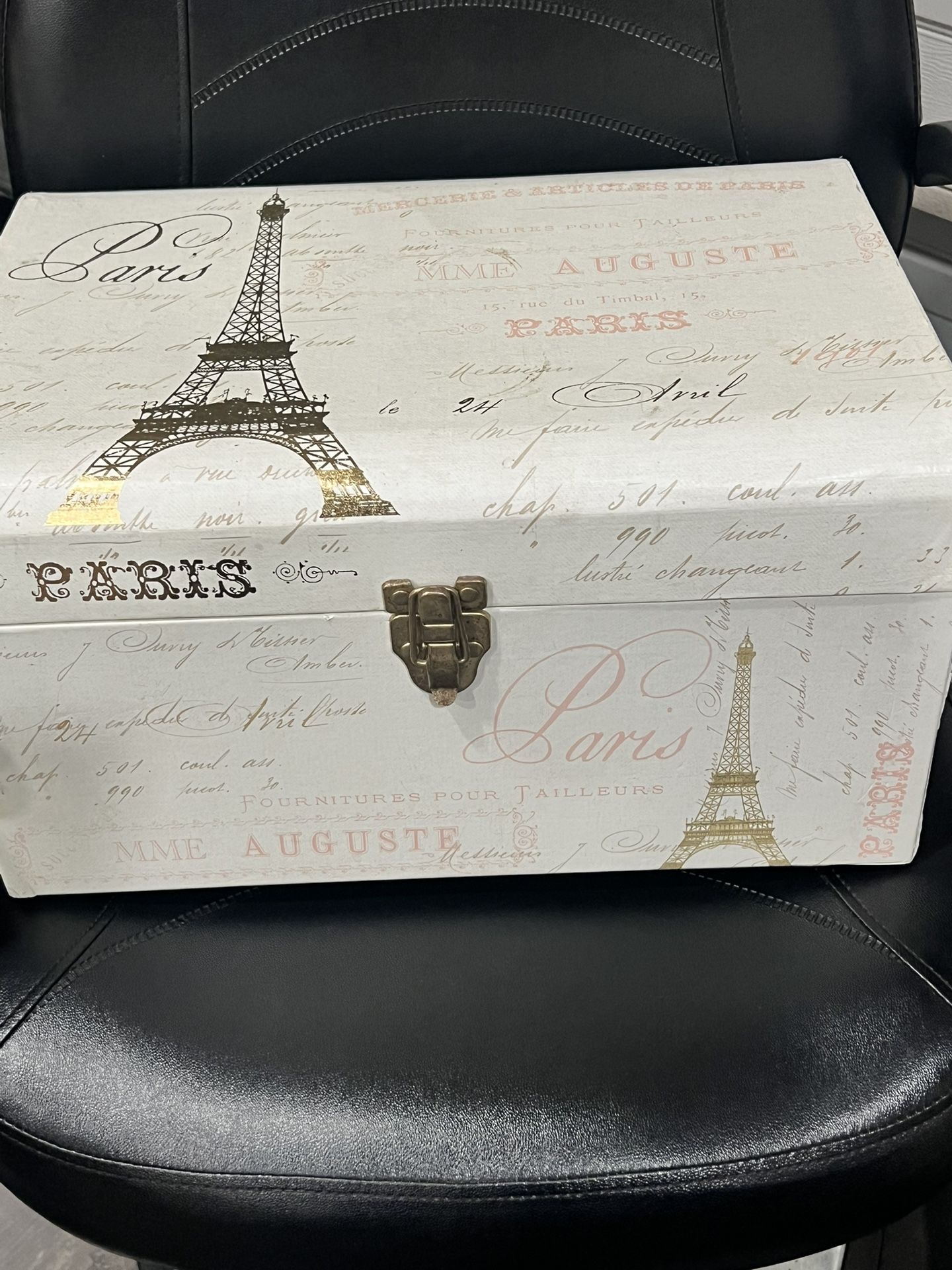 Decorative storage box with Paris design and rope handle. Use for any type of storage. Great for children’s items. Size L16xW11xH9 inches. Only $10