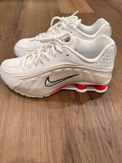 Womens Nike Shox R4 White Red Sneakers