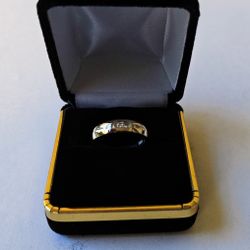 New, never worn, 14K White Solid Gold Diamond Wedding / Anniversary Band