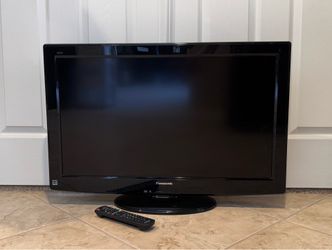 32” PANASONIC TV w/REMOTE (Can also double as a monitor)
