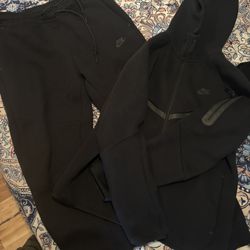 Nike Tech Fleece