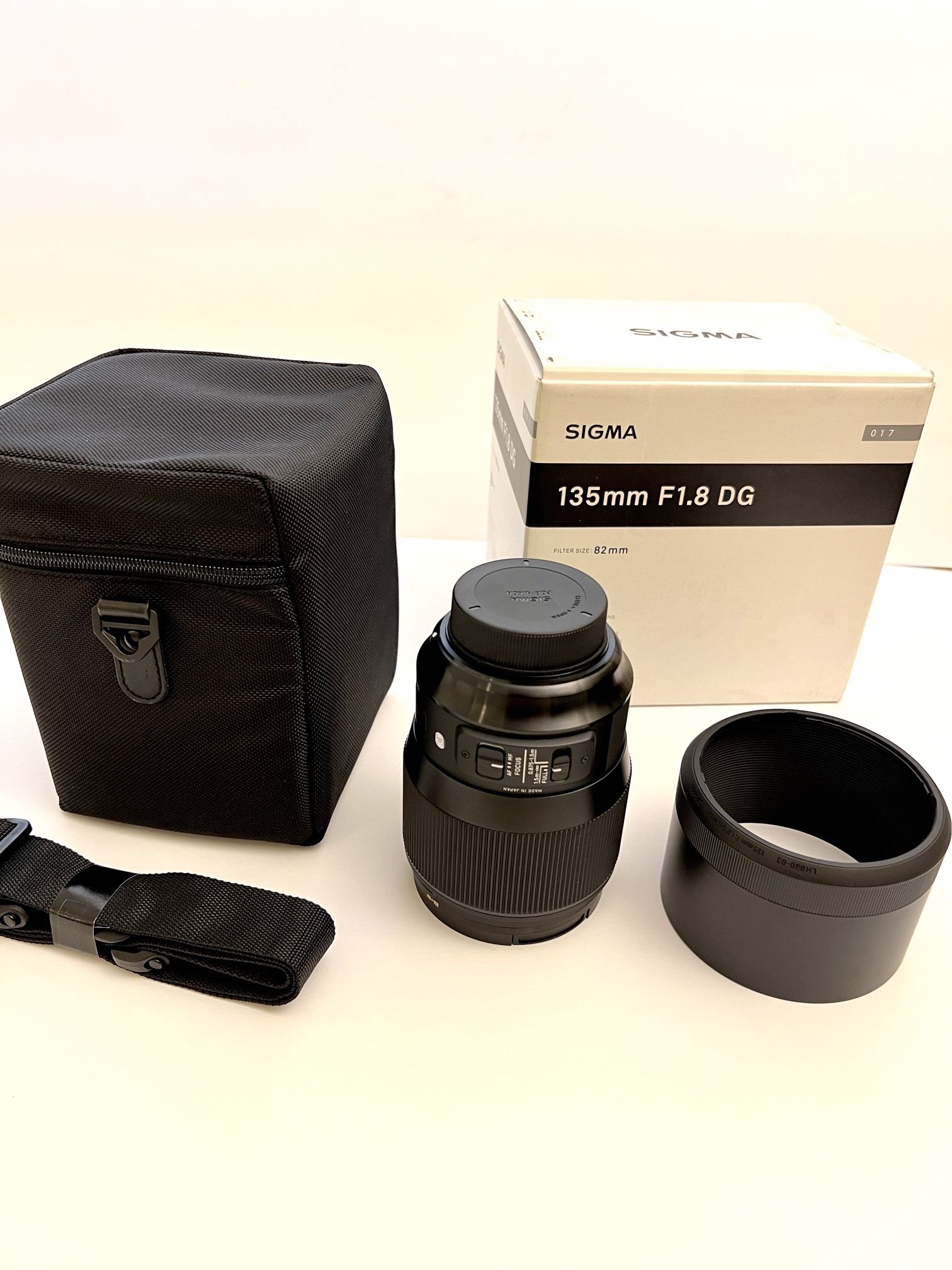Sigma 135mm f/1.8 DG HSM Art Lens for Nikon F Open Box