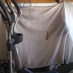 Elliptical Pro-Form 390e