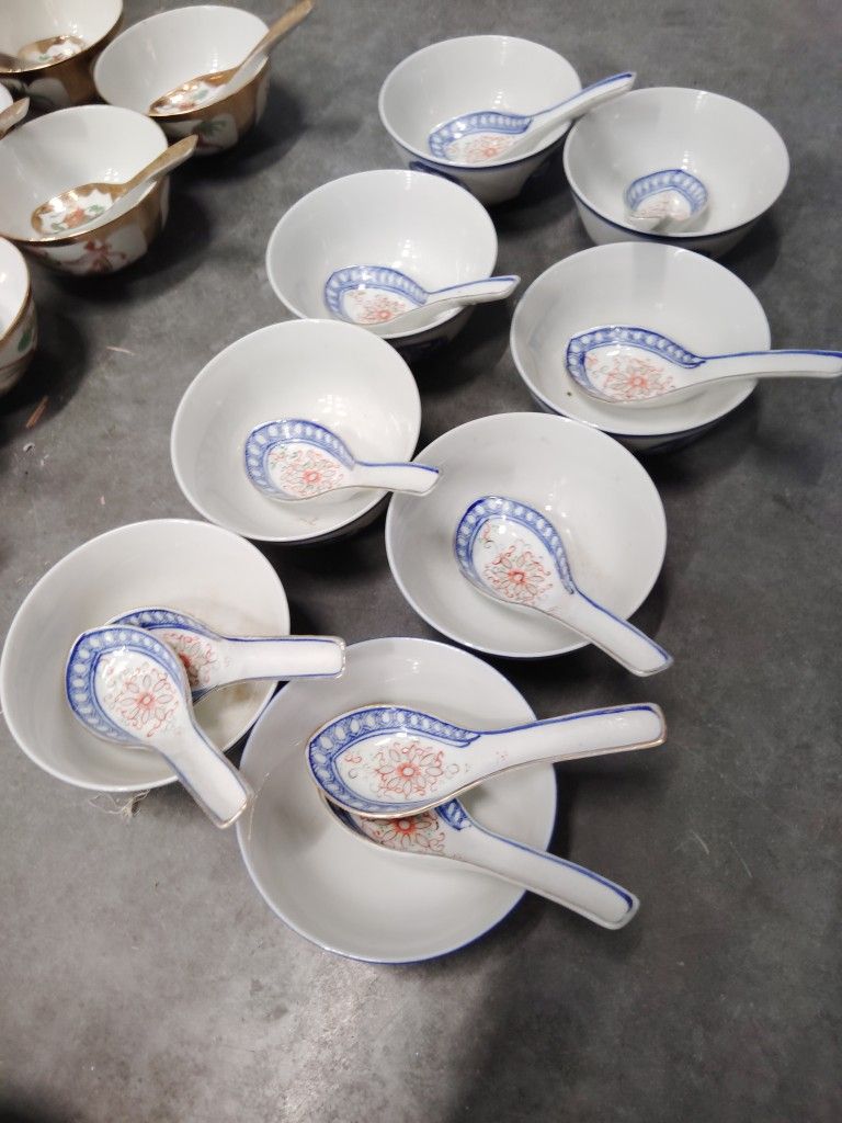 Vintage Chinese Porcelain Rice Bowls & Spoons β Set of 16
