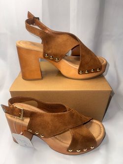 Time and Tru Brown Clog Heeled Sandals Size 8