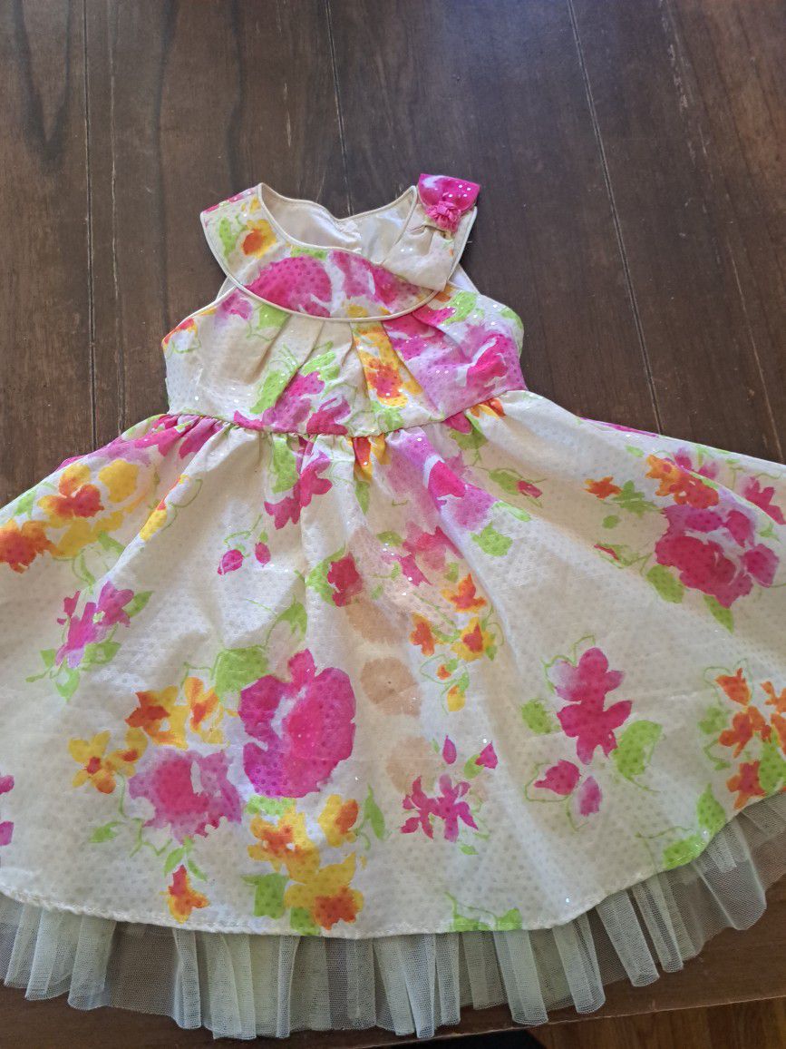Little Girls Flower Dress 2T.