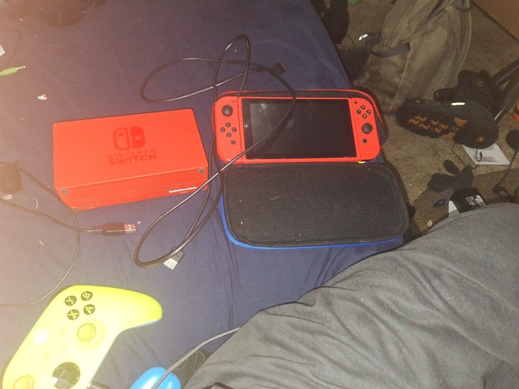 Mario Red Nintendo Switch