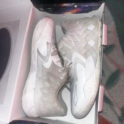 La Mellows Basketball Shoes