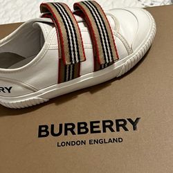 Burberry Kids Shows