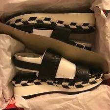 Kelly and Katie Brand New,no Heel Sandles. Size 8M