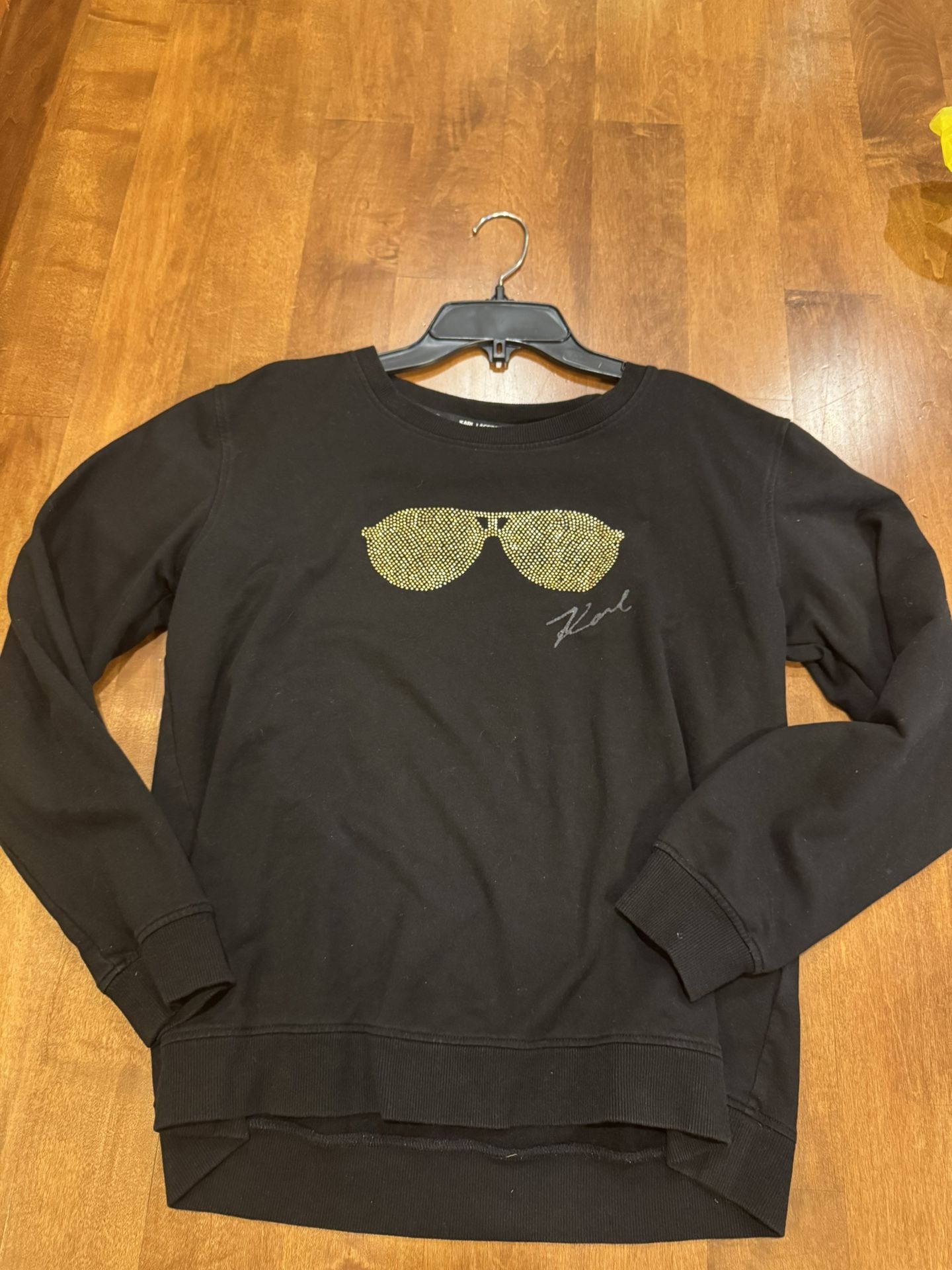 Woman’s Karl Lagerfeld Sweatshirt Shipping Available