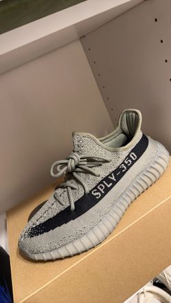 New Men’s Adidas Yeezy “granite” Size 9.5 