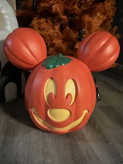 Disney parks Big Mickey Light Up Pumpkin 2023
