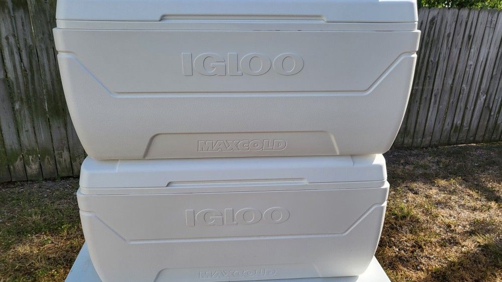 Igloo 152 Quart Coolers