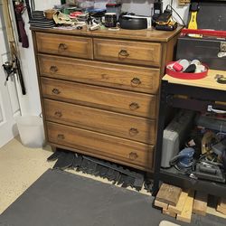 Solid Wood Dresser – 6 Drawer – Good Condition