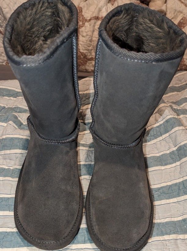 UGGs Women's Size 6