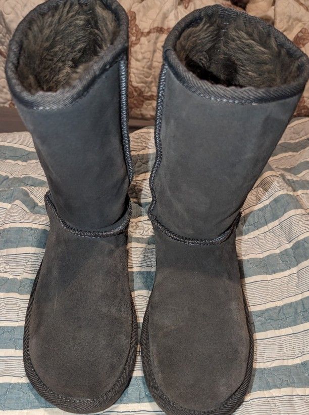 UGGs Women's Size 6 